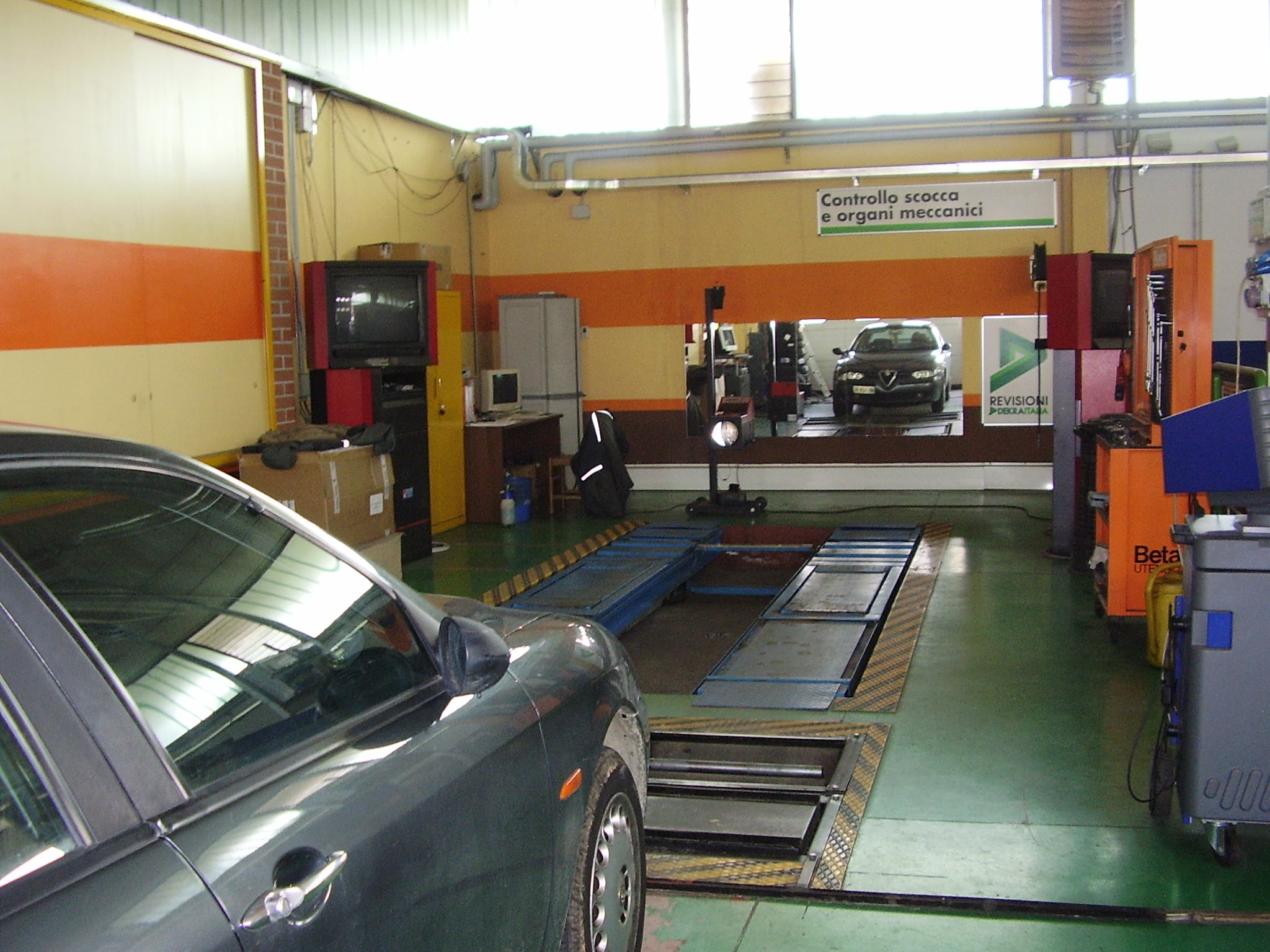 auto senza revisione